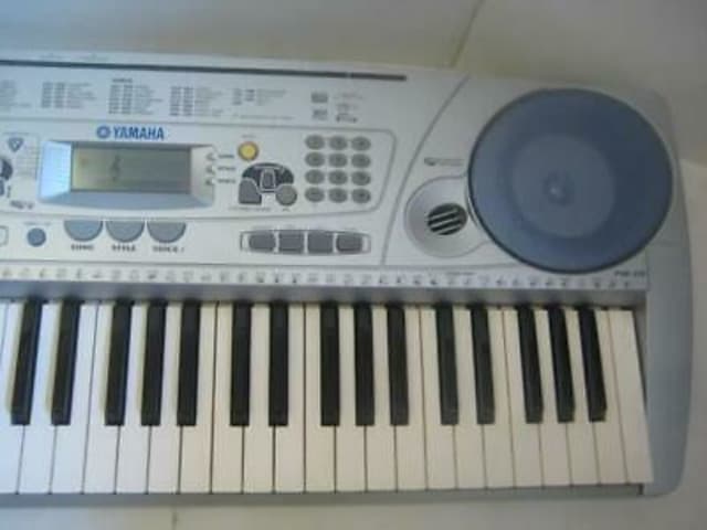 Yamaha PSR-275