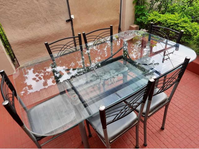 6 seater Dining table for sale
