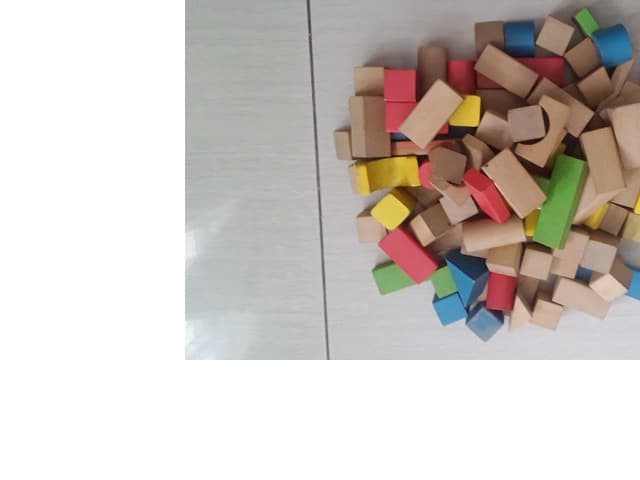 WOODEN BUILDING BLOCKS