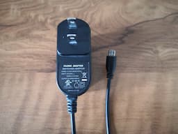 Raspberry Pi 3 Model B, with clear case, heatsink and 2.5 A adapter - Image 4