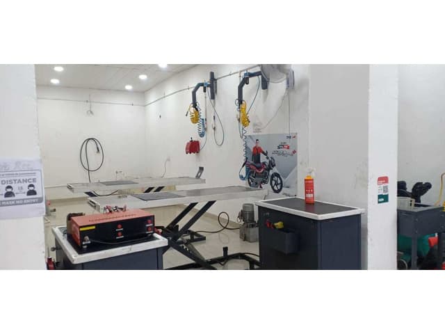 Two wheler workshop setup