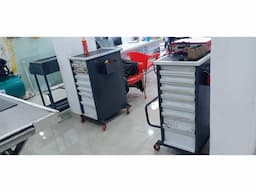 Two wheler workshop setup - Image 4