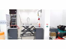 Two wheler workshop setup - Image 8