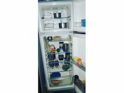 SELL OLD DOUBLE DOOR WHIRLPOOL FRIDGE - Image 4