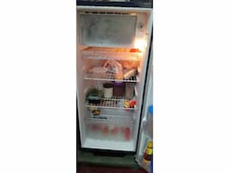 Whirlpool 190 ltr in warranty fridge - Image 2