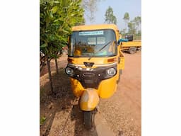 Bajaj maxima truck auto given monthly rental 18000 - Image 3