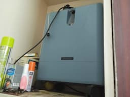 Oxygen concentrator - Image 1