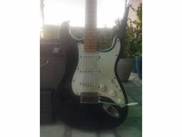 Fender Strat Mexican + Amp + Pedal - Image 5