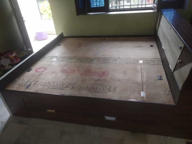 6× 6 Double Bed With Trolly