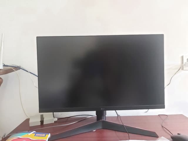 LG Ultragear gaming monitor 27 inch