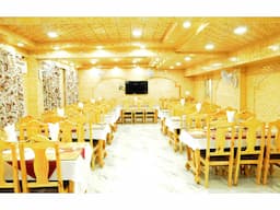 Family Tour Package For Kashmir, Cheapest Kashmir Group Tour Packages - Image 1