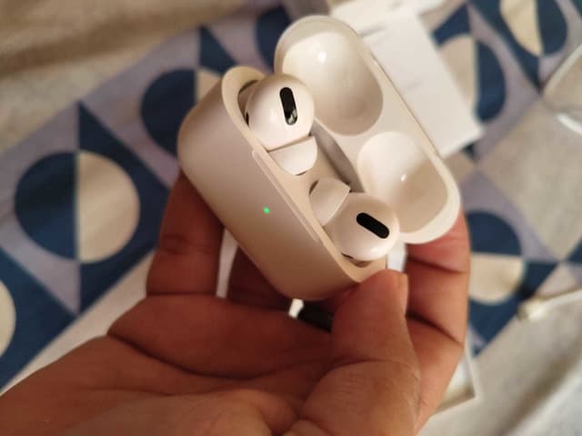 Apple Airpods pro with magsafe Charging/3 months used only