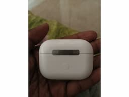 Want to sell my new earpods - Image 3