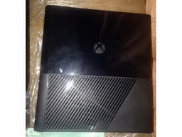 Xbox 360 console with Forza and FIFA games - Image 2