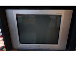 24" colour crt tv - Image 1