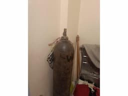 Industrial  oxygen cylinder - Full - Image 2