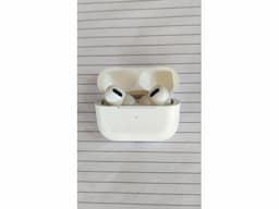 iPhone Airpods pro - Image 1