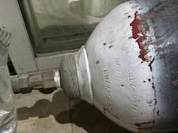 Oxygen cylinders for selling - Image 3