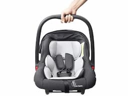 Car Seat Cum Carry Cot - Image 1