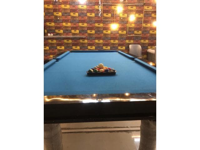 8 ft. American design BILLIARDS table in perfect condition
