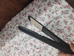 Phillips titanium kerashine hair straightener - Image 2