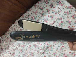 Phillips titanium kerashine hair straightener - Image 3