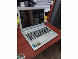 Laptop with new battery and wireless mouse. - Image 3