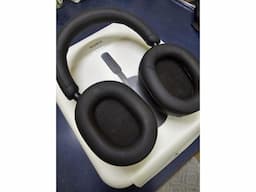 Sony WH-1000XM5 Wireless Noise-Canceling Headphones - Image 3