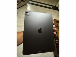 13" iPad Pro Wi-Fi 256GB with standard glass - Space Black New - Image 4