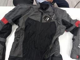 Stunter prottective jacket and bike cover - Image 5