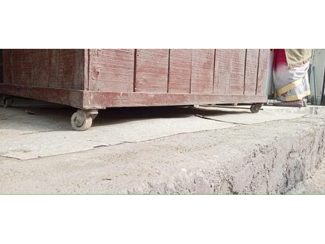 Juice machine with table and stand