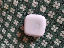 One plus buds - Image 2