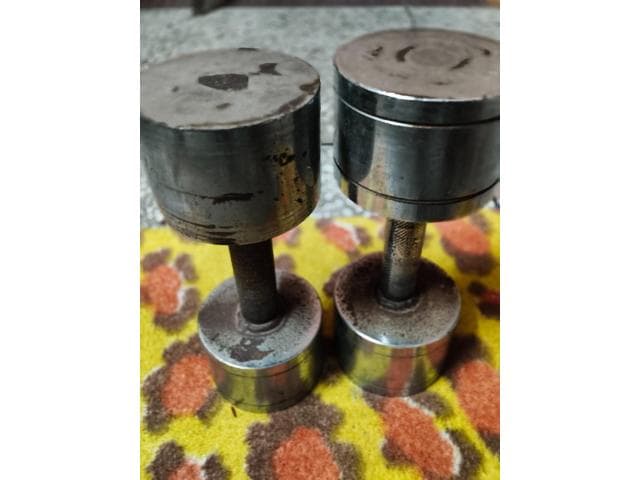 To sell my 7.5kg each dumbells at ₹700