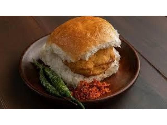 Vada Pav Franchises That Are Changing the Street Food Game