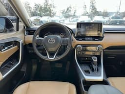 Used 2019 Toyota RAV4 XLE / WhatsApp : +4915210489471 - Image 2