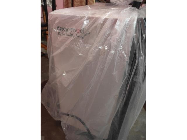 NEW 5  LITER OXYGEN CONCENTRATOR WITH AUTOMATIC SYSTEM
