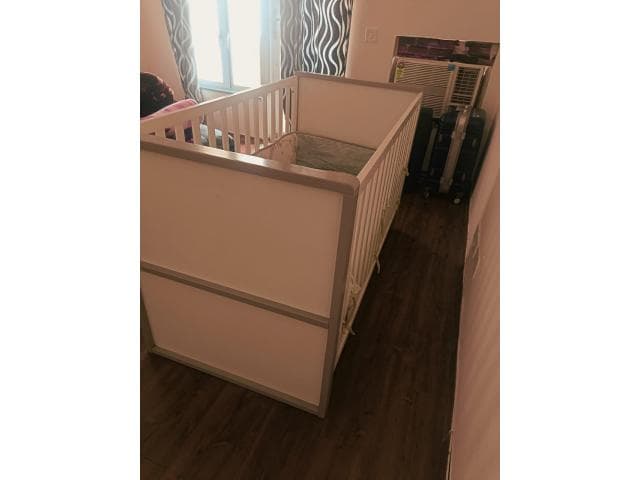Selling kids Cot Bed