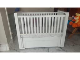 Stylish Baby Coat Bed with Matress - Image 1