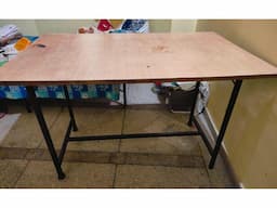 Study table - Image 1
