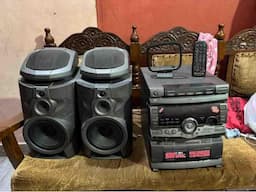 Immediately sale Sony CD and Vader player with 4 speakers - Image 3