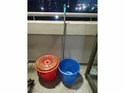 Excellent Condition Buckets & Wiper for Sale! - Image 1