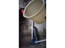 Excellent Condition Buckets & Wiper for Sale! - Image 6