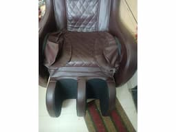 10 time used new fully automatic massage chair for sale urgently - Image 3