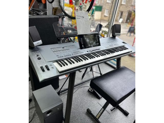 Yamaha Tyros 5 Digital Keyboard
