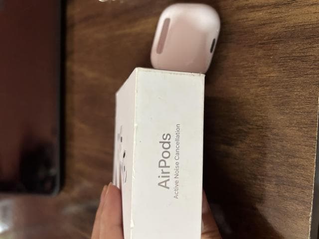 Apple AirPods 4 with Active Noise Cancellation
