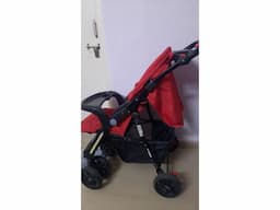 Baby hug stroller pram upto 3.5 years With safety harness hardly used And multi functional uses - Image 3