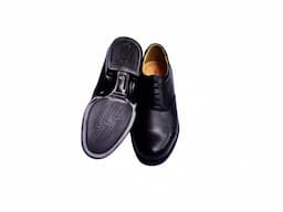 Mens leather shoes clearence sizes 7,8,9,10 - Image 1