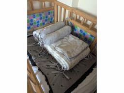 Bedside rocking cot with bedding set - Image 5