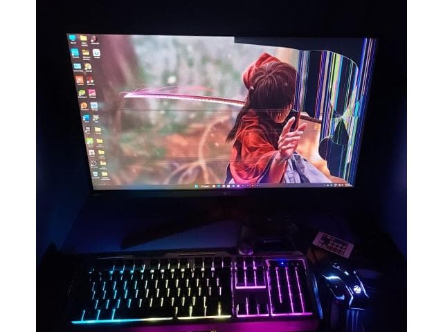 LG 27 (68.58cm) UltraGear QHD IPS 1ms 144Hz HDR Monitor with G-SYNC Compatibility