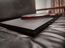 LG 27 (68.58cm) UltraGear QHD IPS 1ms 144Hz HDR Monitor with G-SYNC Compatibility - Image 2